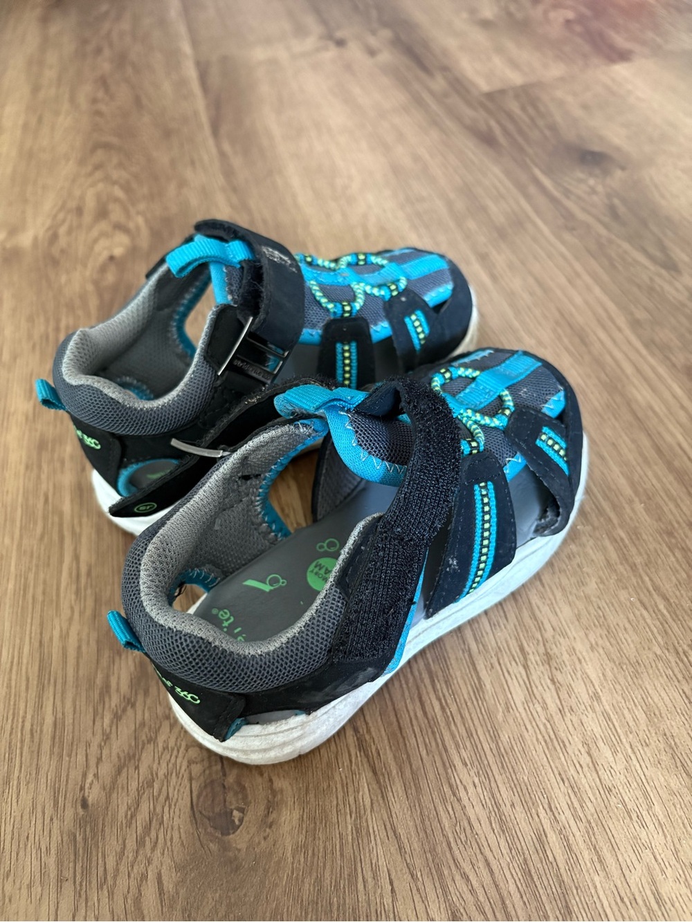 Kids Closed-Toe Sandal Sneakers in Blue and Black